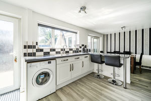kitchen/diner- click for photo gallery